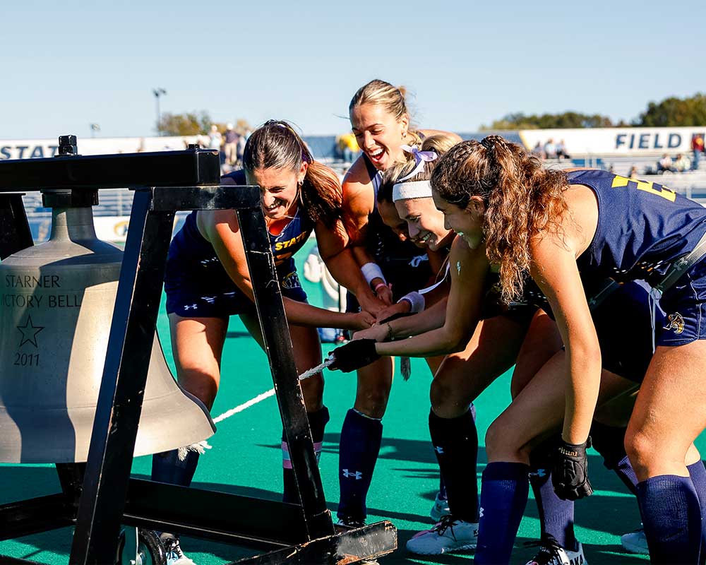 Field hockey team celebrates win