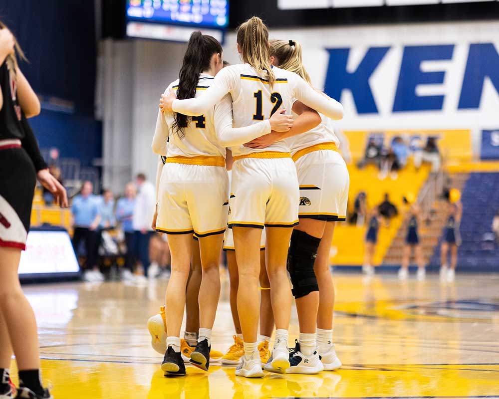 basketball players hugging